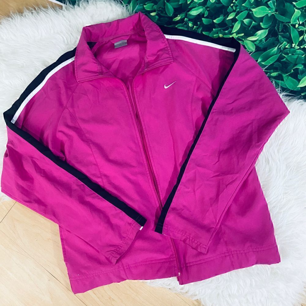 Nike pink athletic / casual fall & winter jacket size M